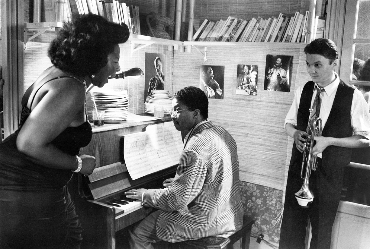 Sandra Reaves-Phillips, Herbie Hancock (at piano), on-set of the Film, "'Round Midnight", Warner Bros., 1986